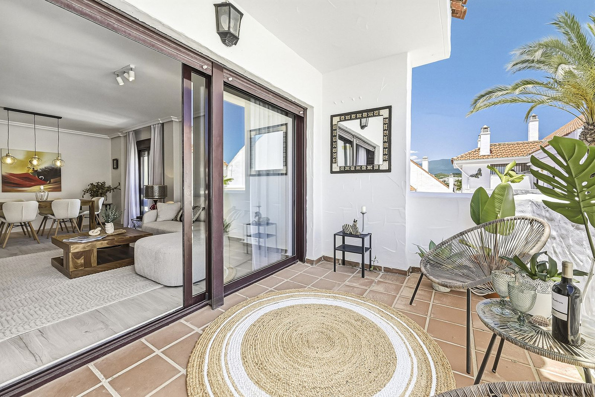 3 Bedroom Apartment for Sale in Nueva Andalucía — view 18