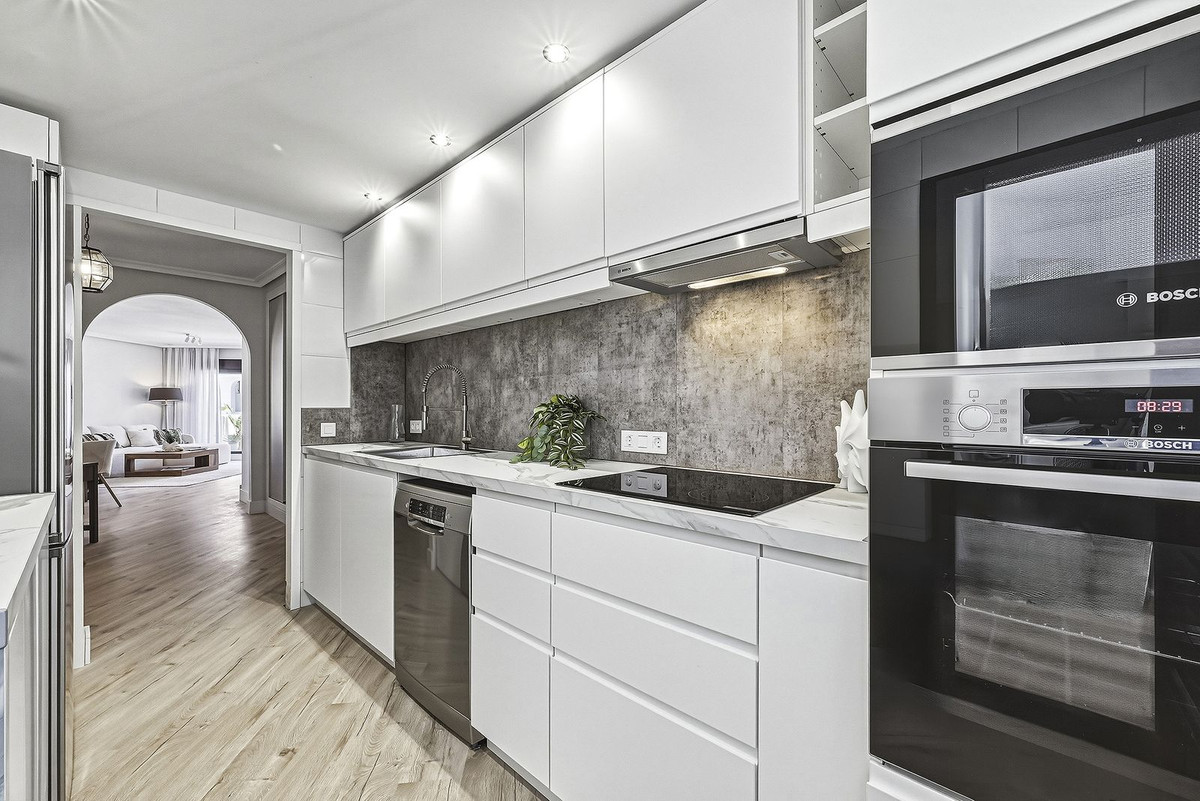 3 Bedroom Apartment for Sale in Nueva Andalucía — 6