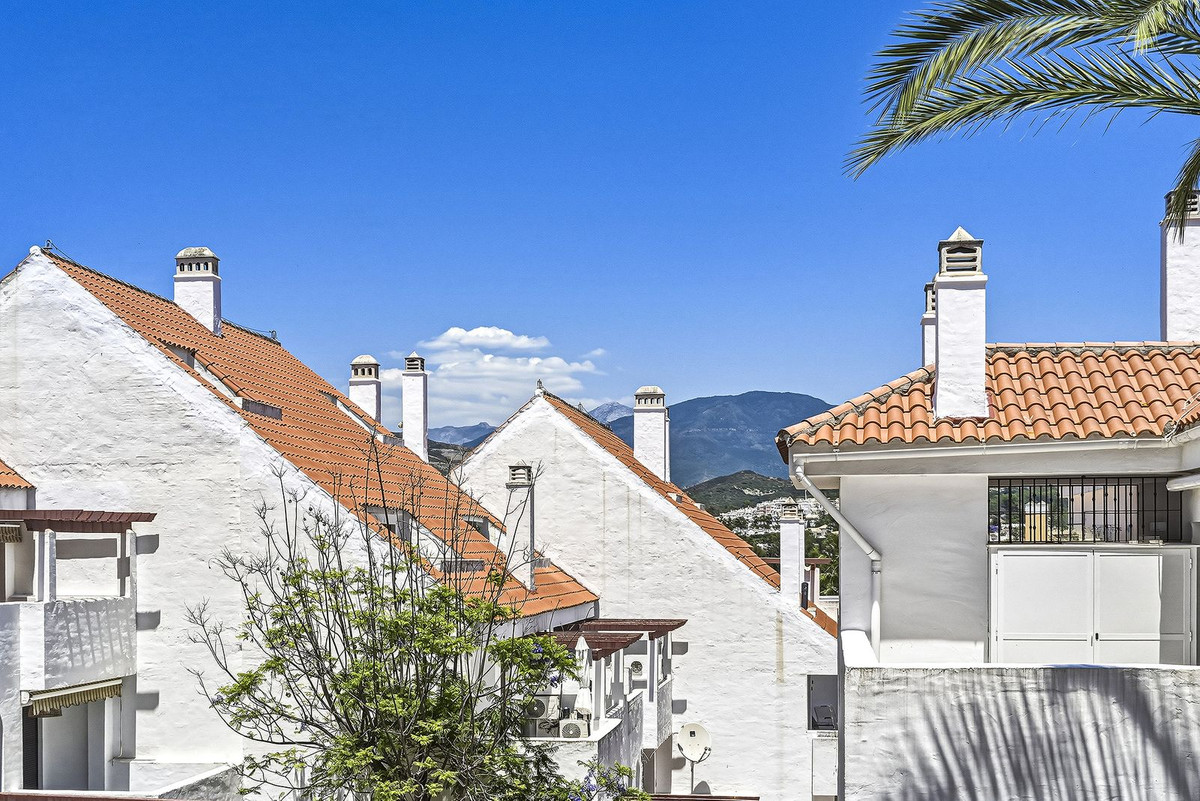 3 Bedroom Apartment for Sale in Nueva Andalucía — 7