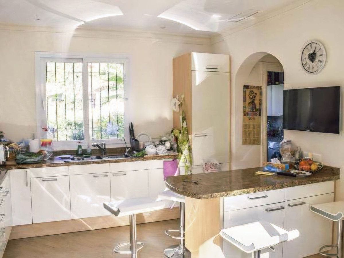 5 Bedroom Villa for Sale in Nueva Andalucía — 7
