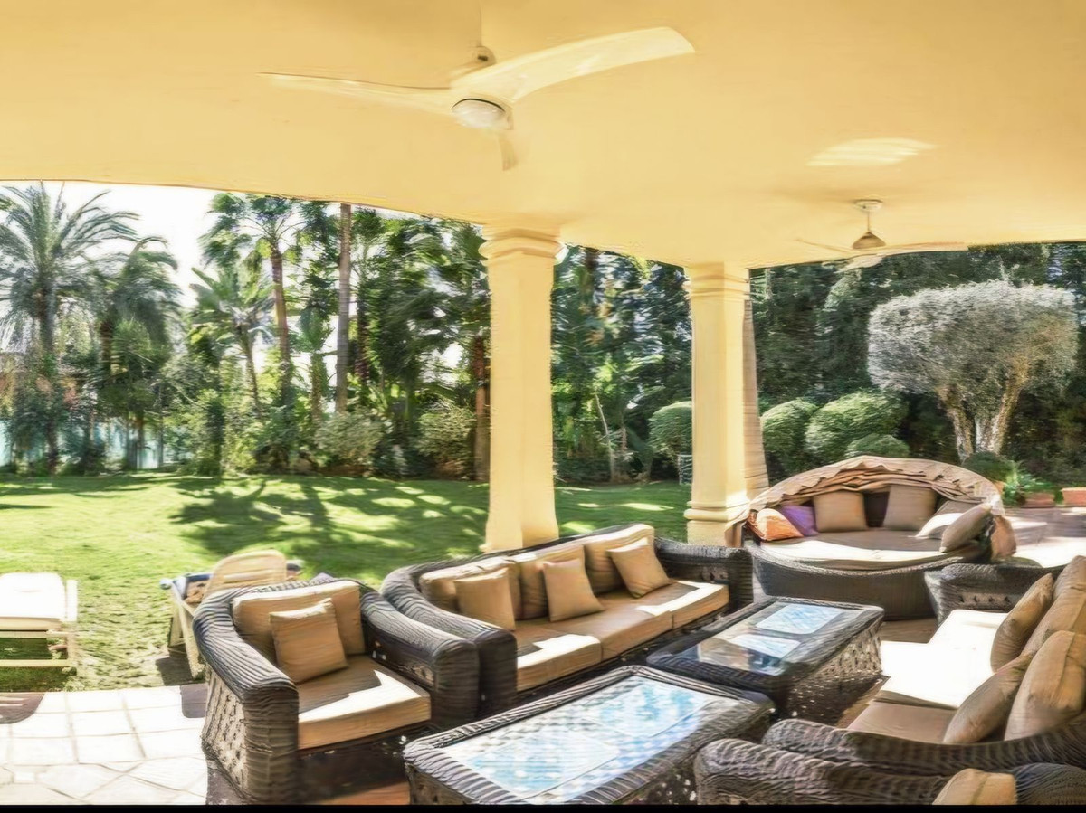 5 Bedroom Villa for Sale in Nueva Andalucía — 8