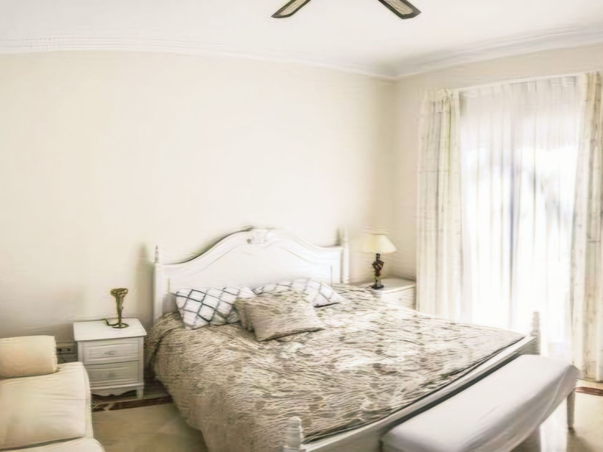 5 Bedroom Villa for Sale in Nueva Andalucía — 9