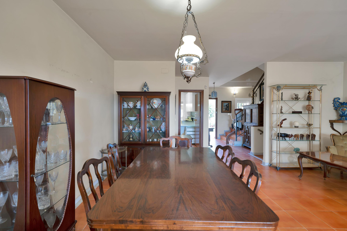 4 Bedroom Villa for Sale in Estepona — view 11
