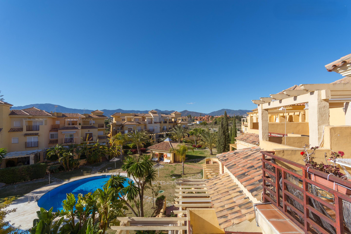 4 Bedroom Villa for Sale in Estepona — 3