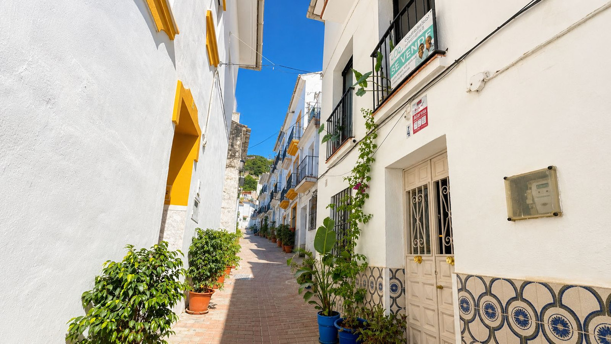 2 Bedroom Villa for Sale in Ojén — 3