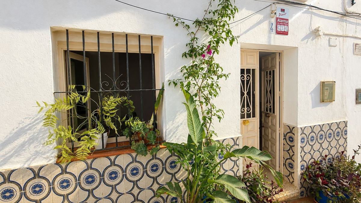 2 Bedroom Villa for Sale in Ojén — 5