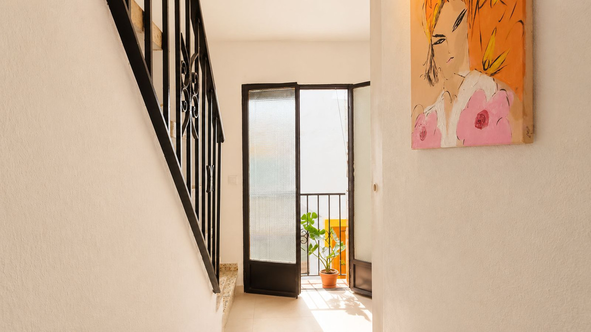 2 Bedroom Villa for Sale in Ojén — 8