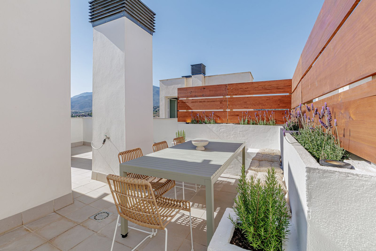 2 Bedroom Apartment for Sale in Estepona — 6