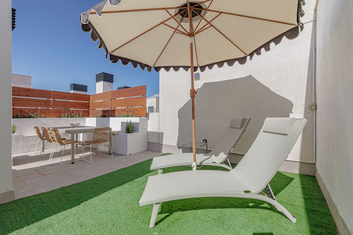 2 Bedroom Apartment for Sale in Estepona — 8