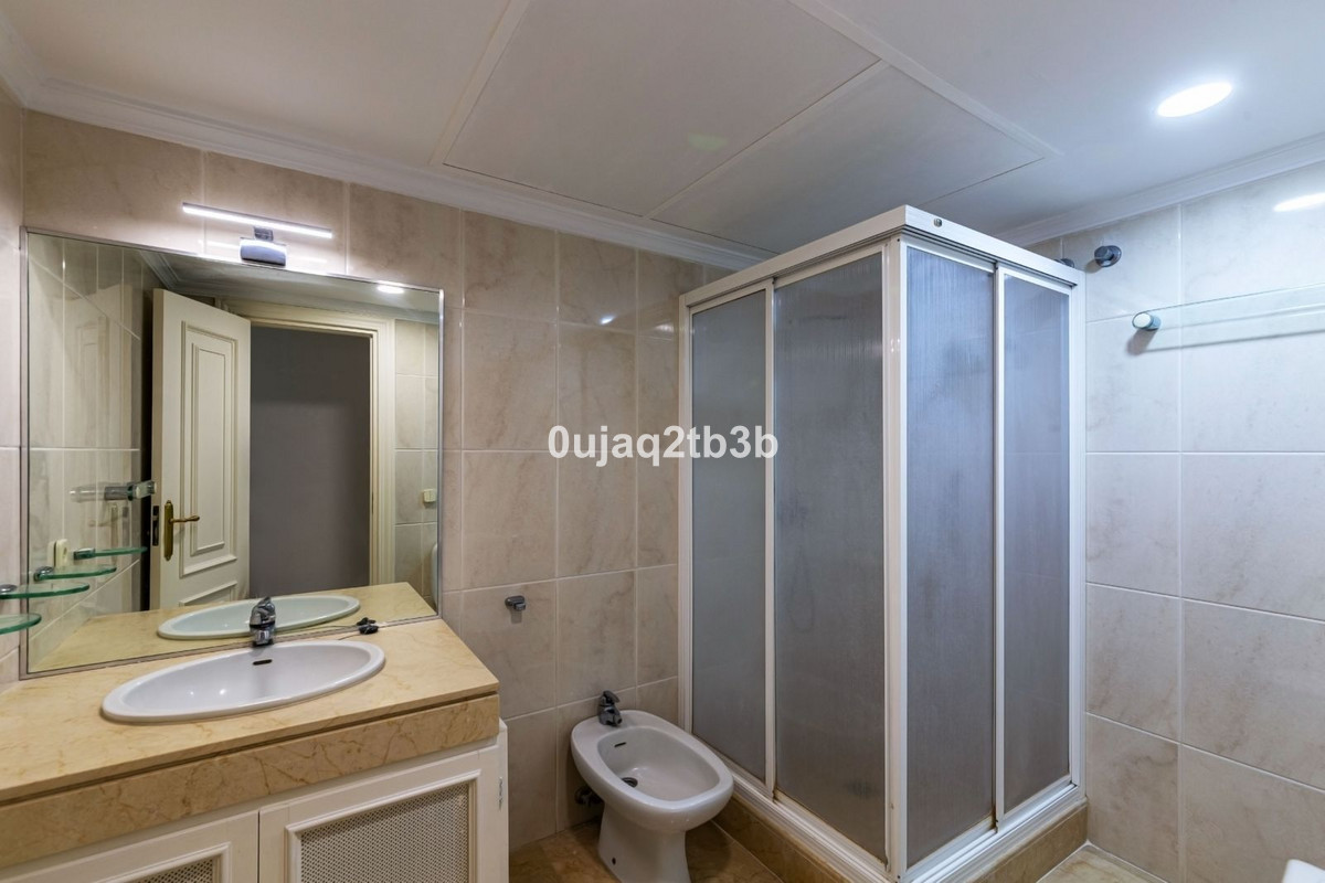 3 Bedroom Villa for Sale in Aloha — view 18