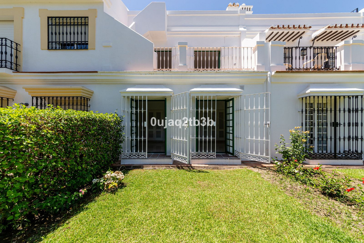 3 Bedroom Villa for Sale in Aloha — view 3