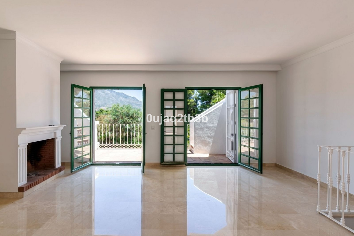 3 Bedroom Villa for Sale in Aloha — view 4