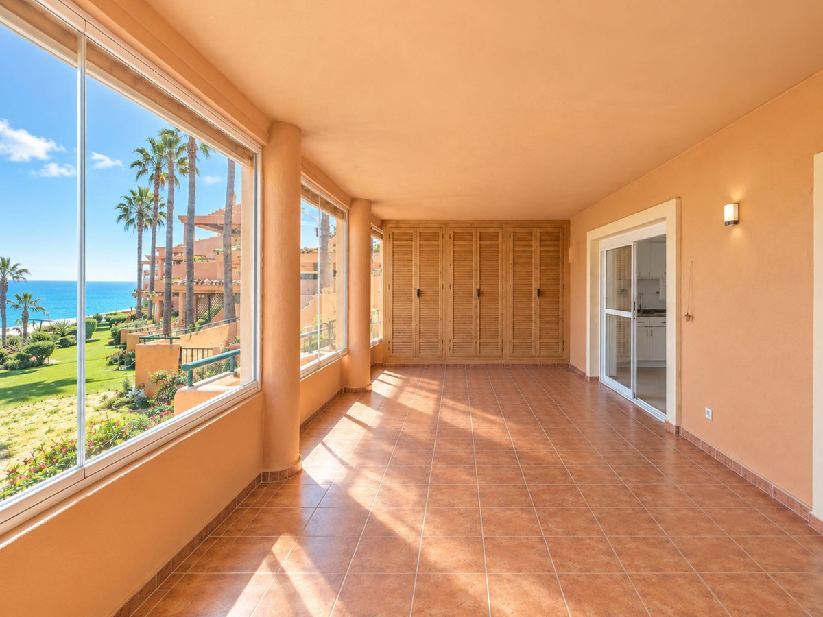 3 Bedroom Apartment for Sale in Estepona — 2
