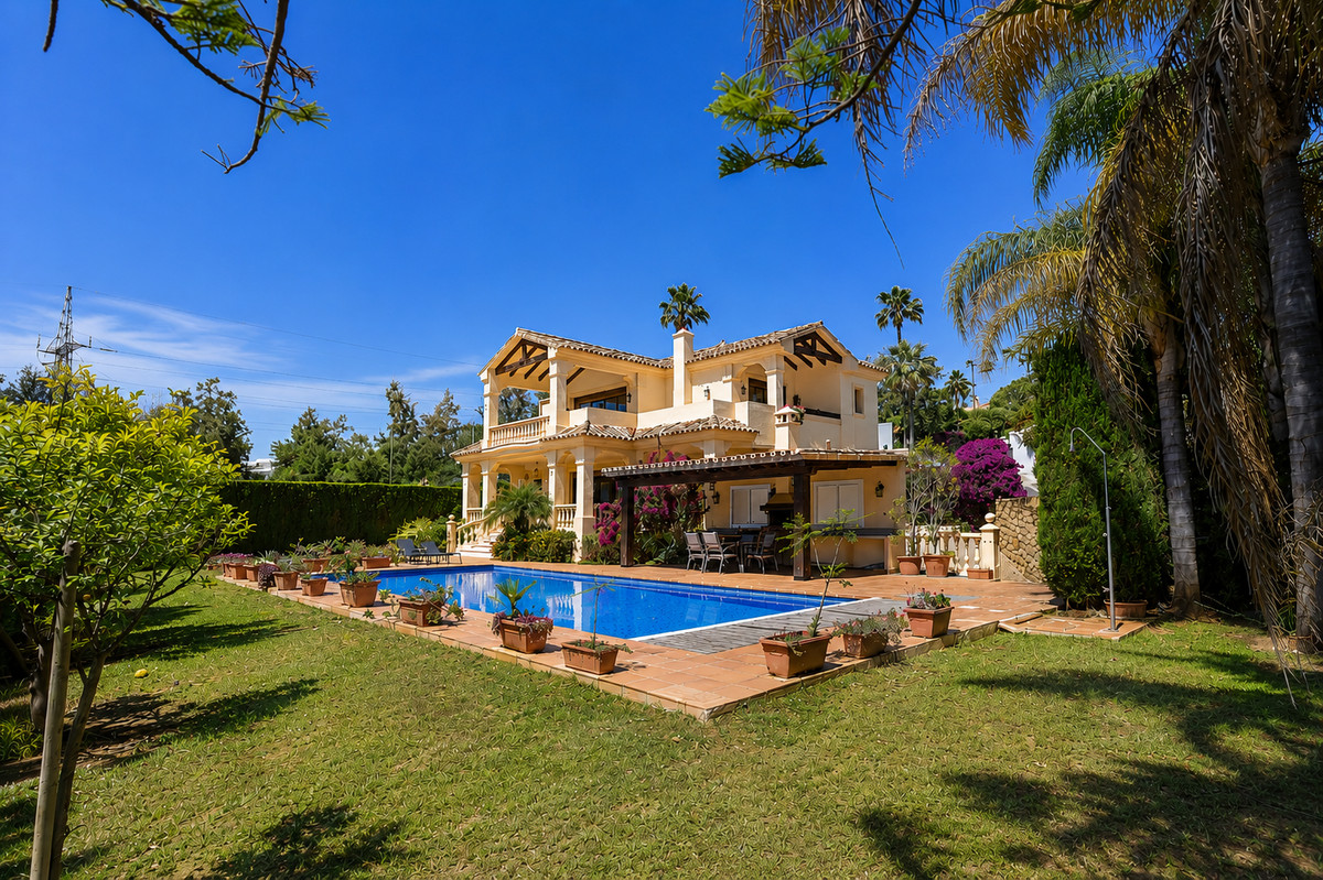 5 Bedroom Villa for Sale in La Quinta