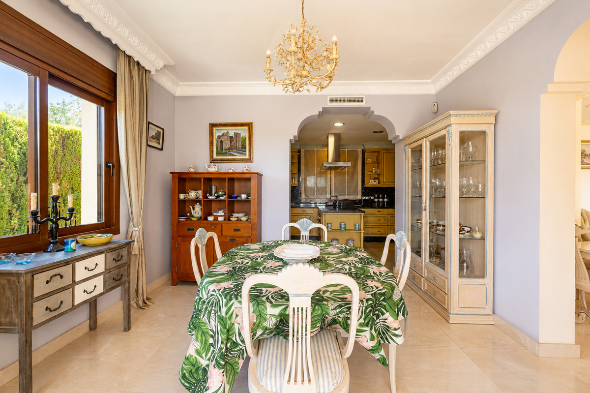 5 Bedroom Villa for Sale in La Quinta — view 18