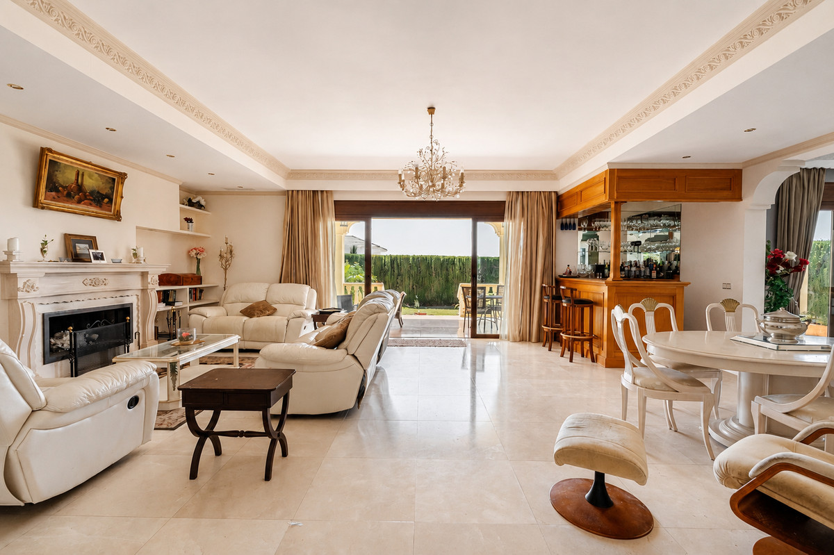 5 Bedroom Villa for Sale in La Quinta — view 8