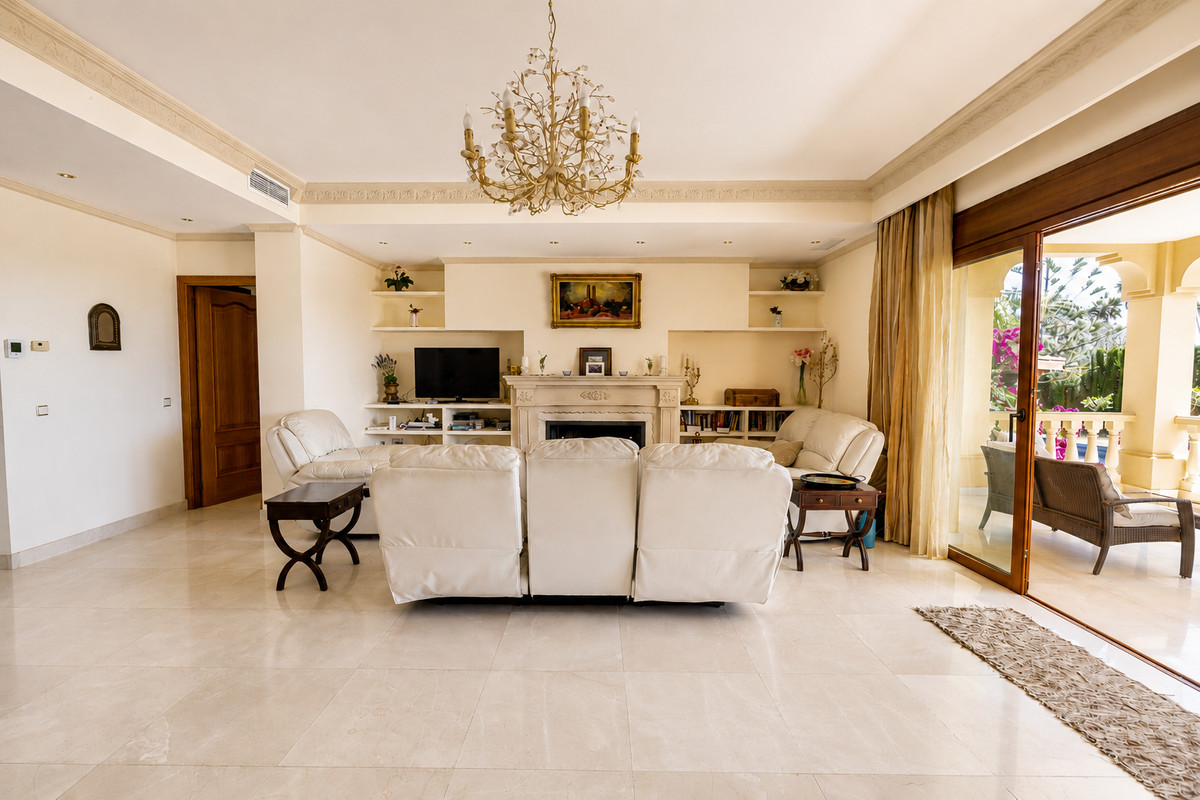 5 Bedroom Villa for Sale in La Quinta — view 10