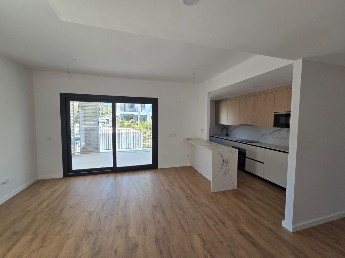 3 Bedroom Apartment for Sale in Estepona — 4
