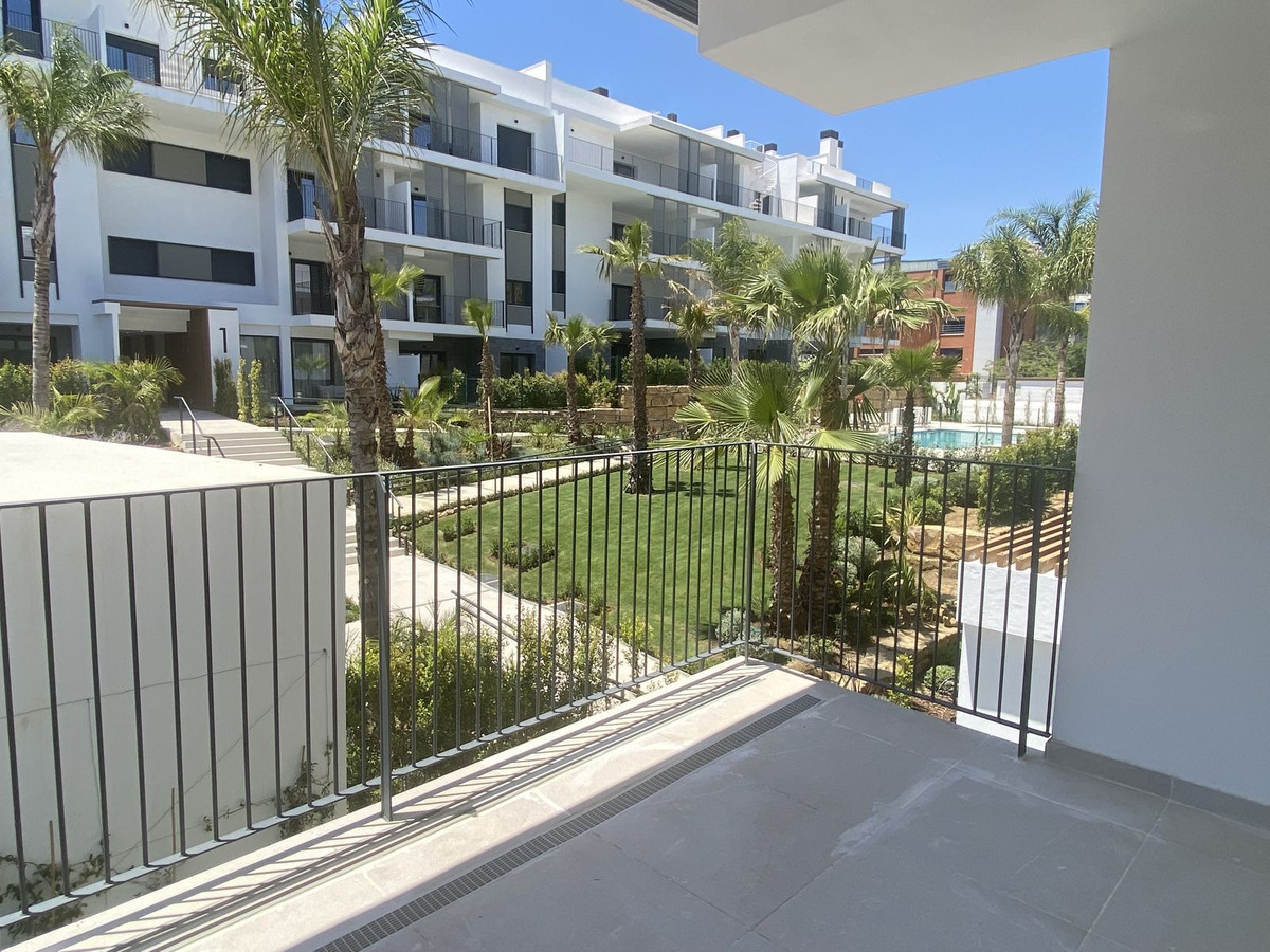 3 Bedroom Apartment for Sale in Estepona — view 10