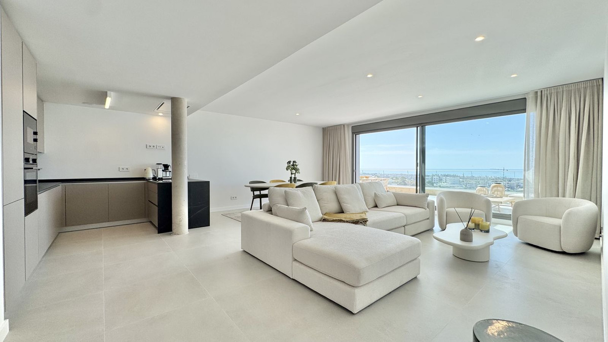 3 Bedroom Apartment for Sale in Selwo — 2