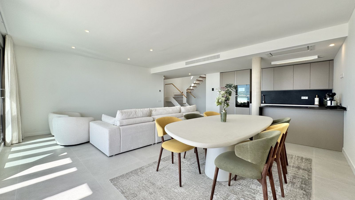 3 Bedroom Apartment for Sale in Selwo — 3