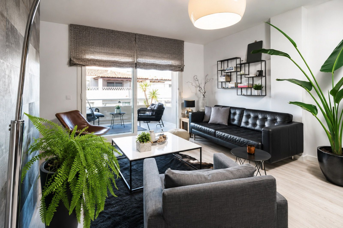 3 Bedroom Apartment for Sale in Nueva Andalucía — view 8
