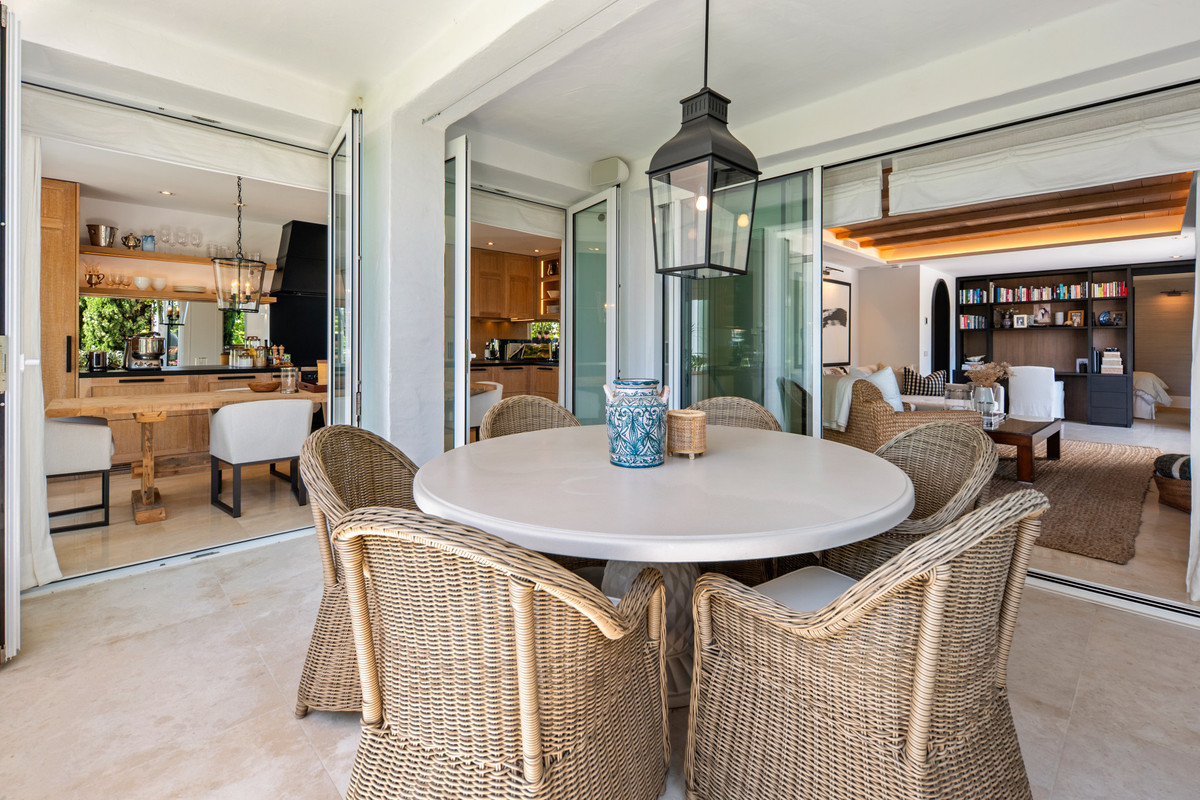 1 Bedroom Apartment for Sale in The Golden Mile — view 11