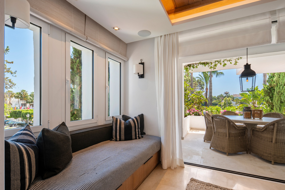 1 Bedroom Apartment for Sale in The Golden Mile — view 14