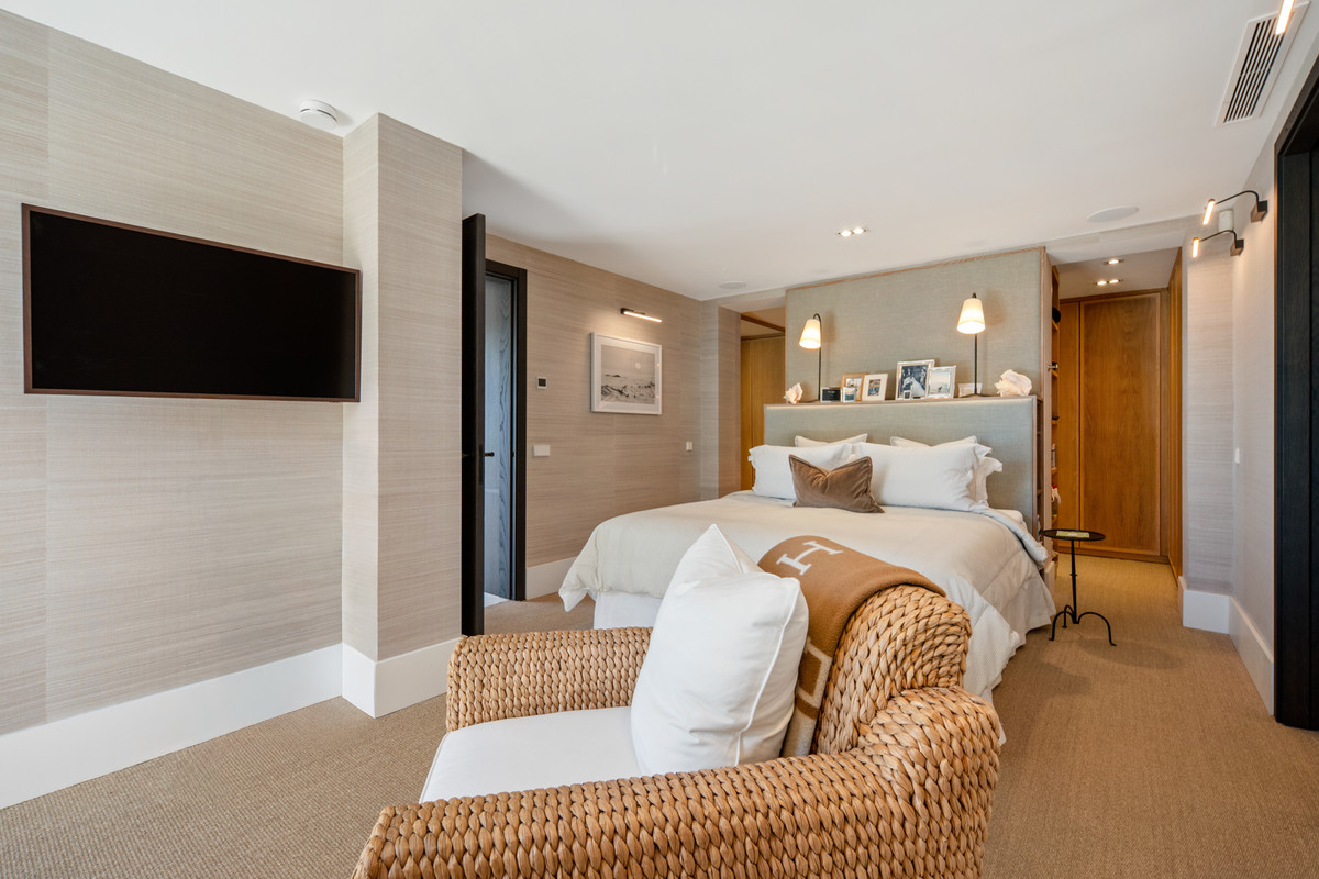 1 Bedroom Apartment for Sale in The Golden Mile — view 15