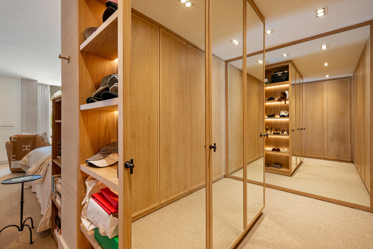1 Bedroom Apartment for Sale in The Golden Mile — view 20