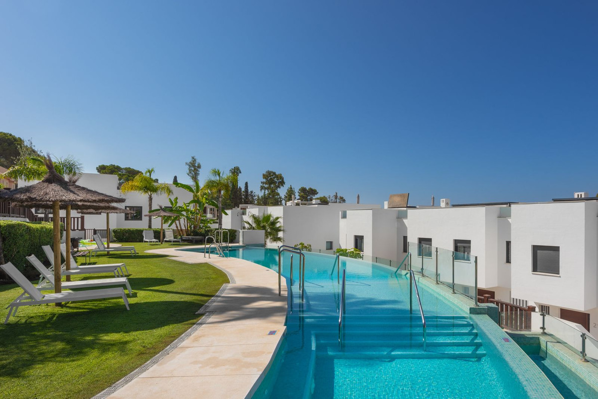 3 Bedroom Villa for Sale in The Golden Mile