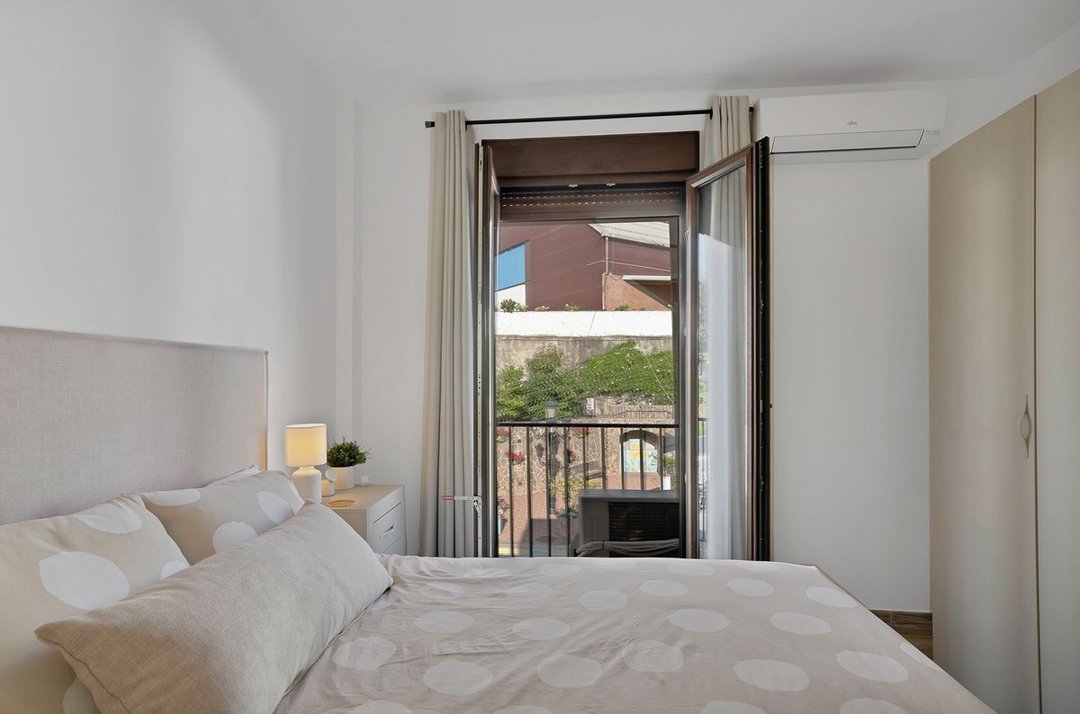 2 Bedroom Apartment for Sale in Benahavís — view 16