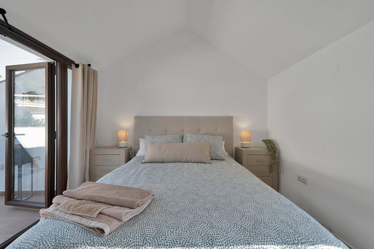 2 Bedroom Apartment for Sale in Benahavís — view 19