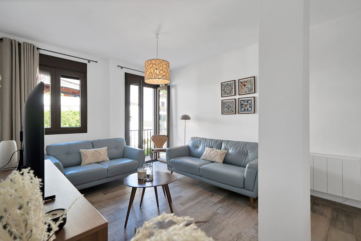 2 Bedroom Apartment for Sale in Benahavís — 7