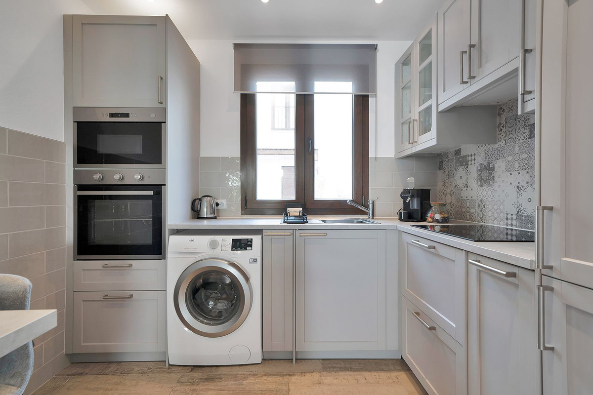 2 Bedroom Apartment for Sale in Benahavís — 8