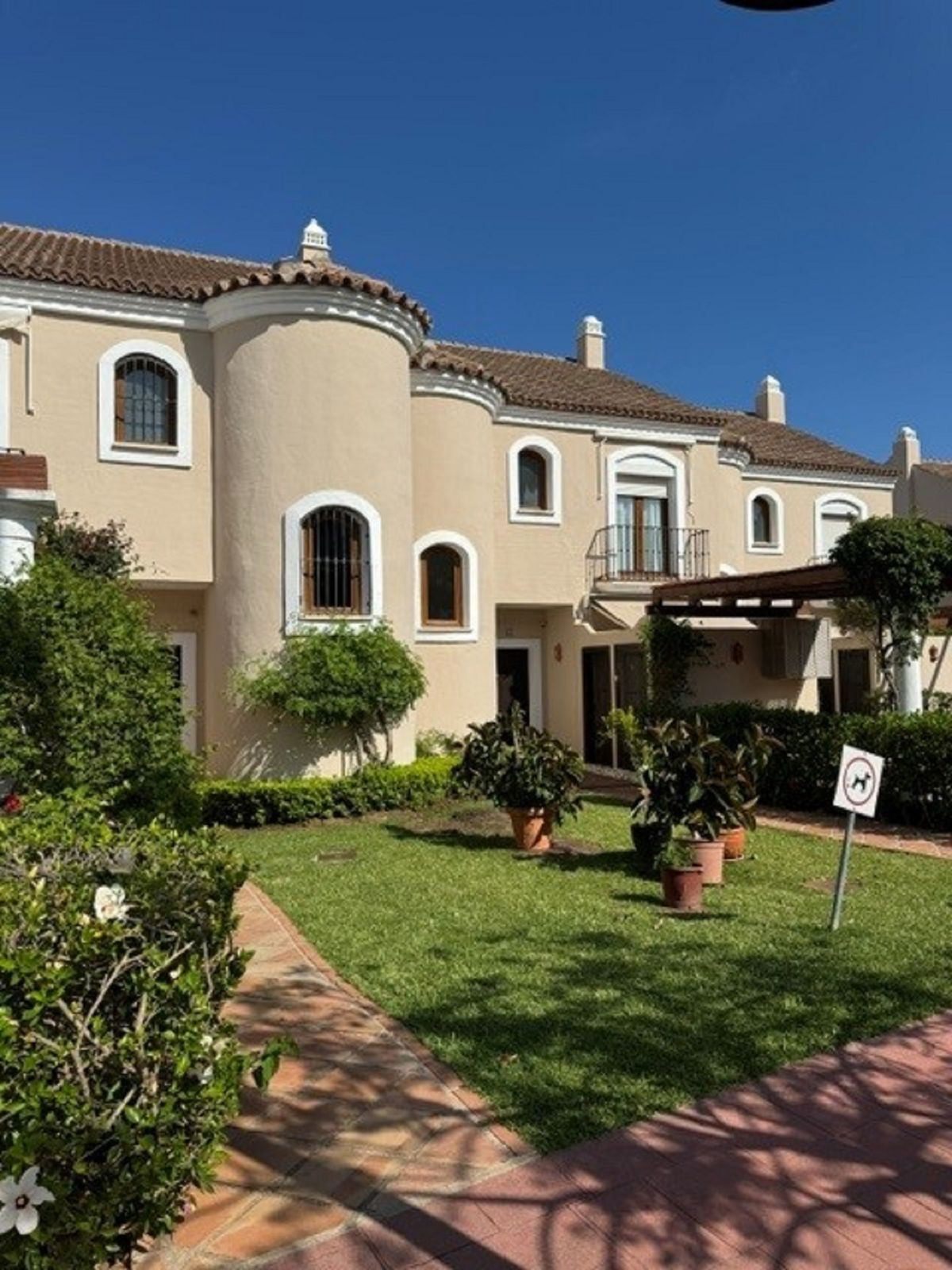 3 Bedroom Villa for Sale in El Paraiso