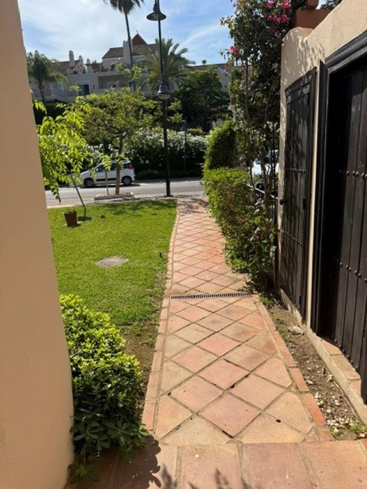 3 Bedroom Villa for Sale in El Paraiso — view 2