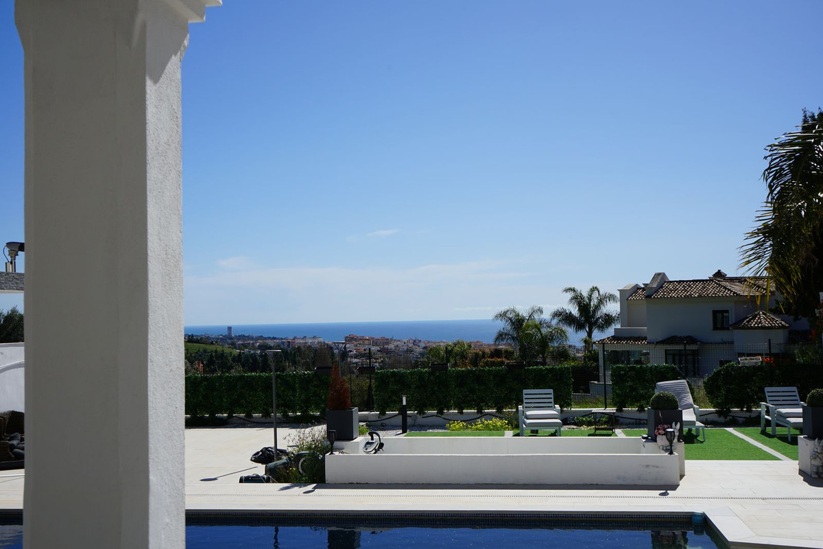 6 Bedroom Villa for Sale in Marbella