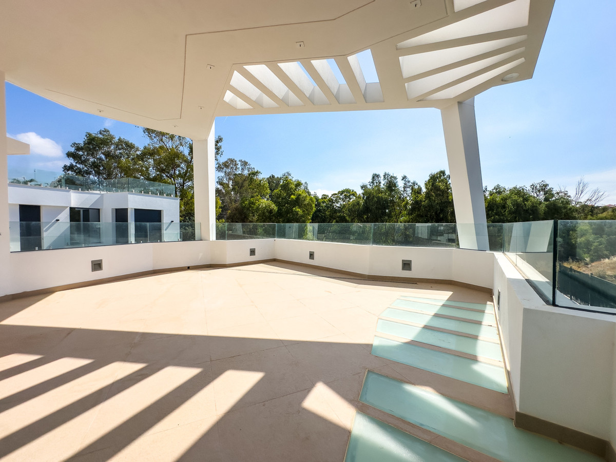 4 Bedroom Villa for Sale in Estepona — view 20