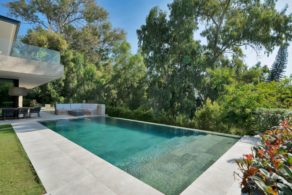 6 Bedroom Villa for Sale in Marbella — view 20