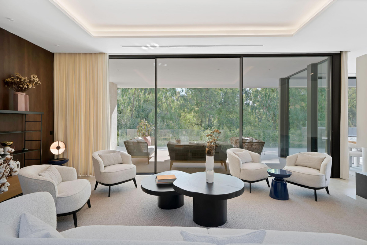 6 Bedroom Villa for Sale in Marbella — view 6