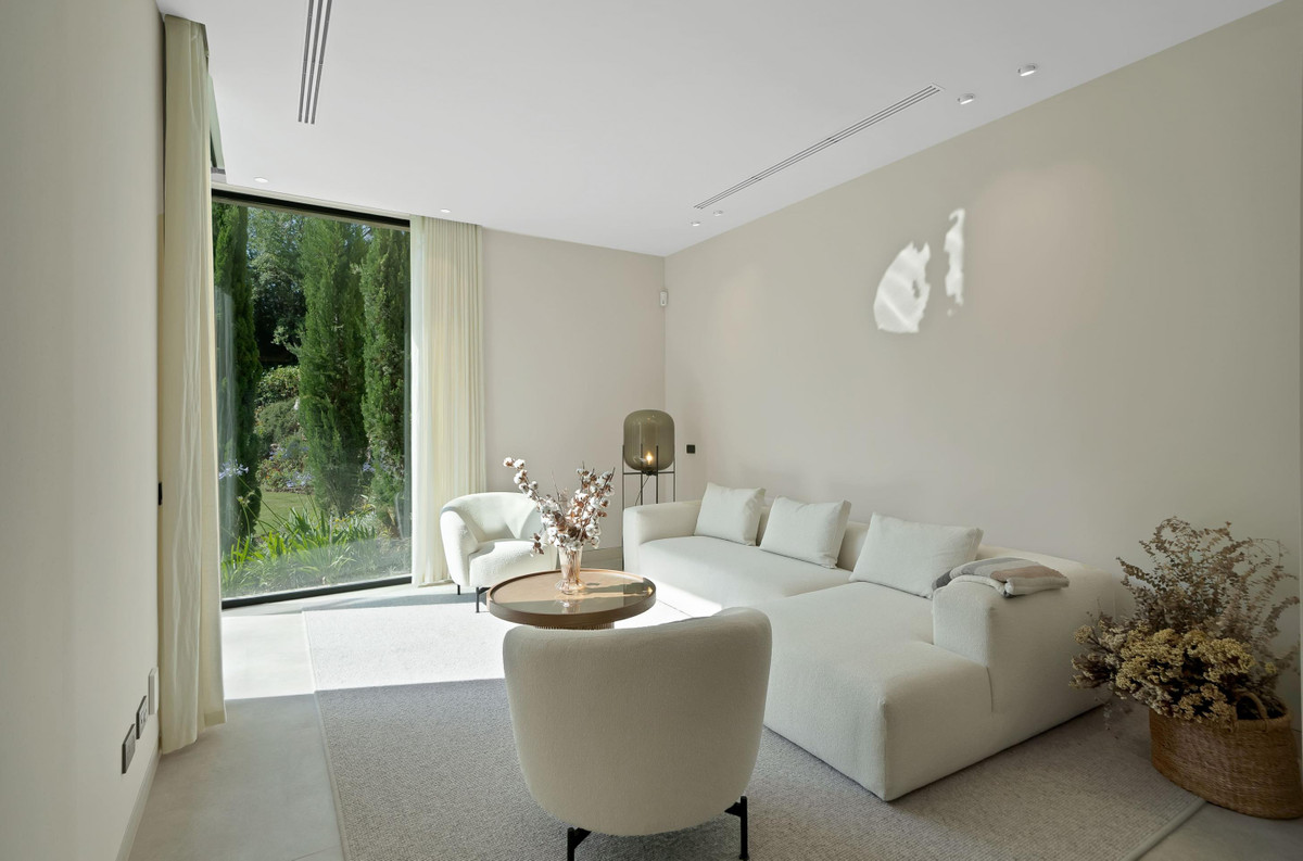 6 Bedroom Villa for Sale in Marbella — view 7