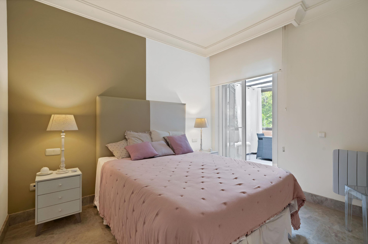 3 Bedroom Apartment for Sale in Marbella — view 17