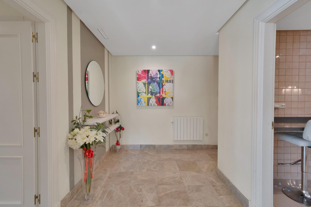 3 Bedroom Apartment for Sale in Marbella — view 20