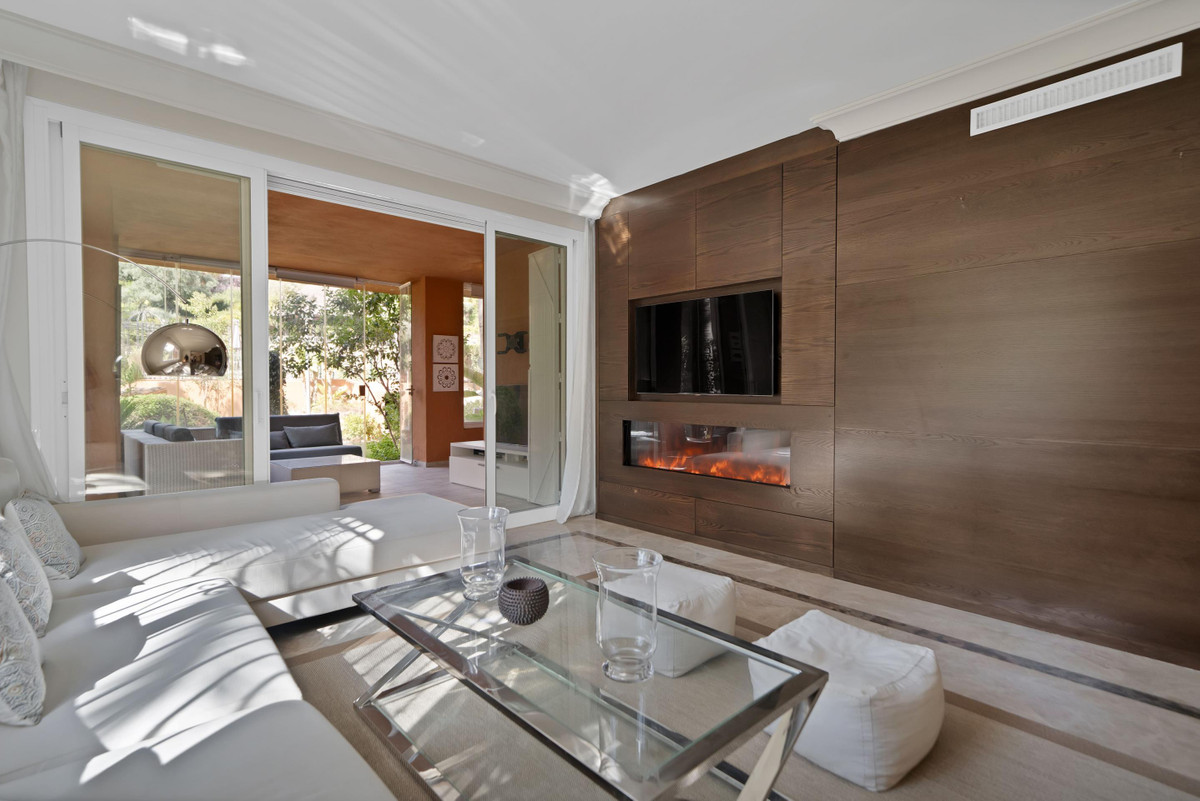 3 Bedroom Apartment for Sale in Marbella — view 3