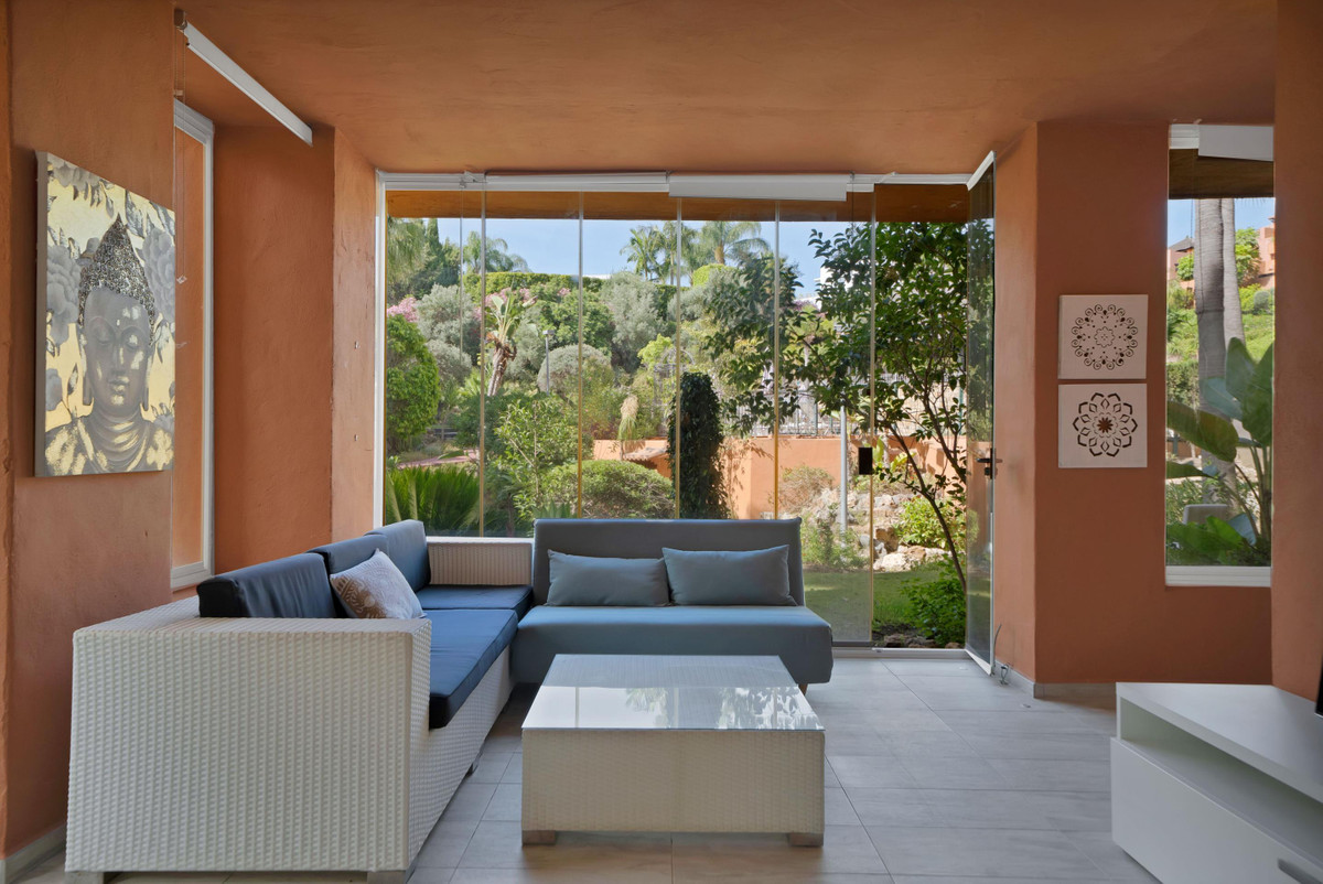 3 Bedroom Apartment for Sale in Marbella — view 5