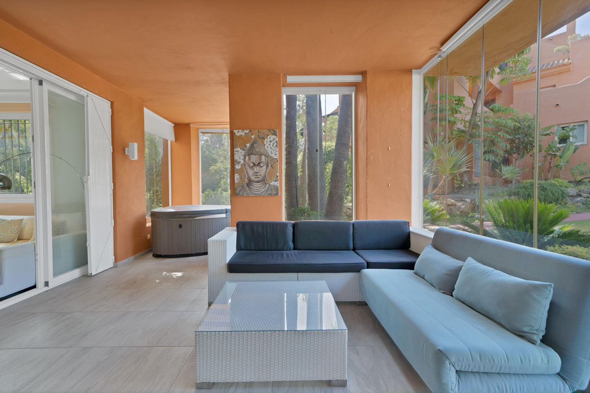 3 Bedroom Apartment for Sale in Marbella — view 6