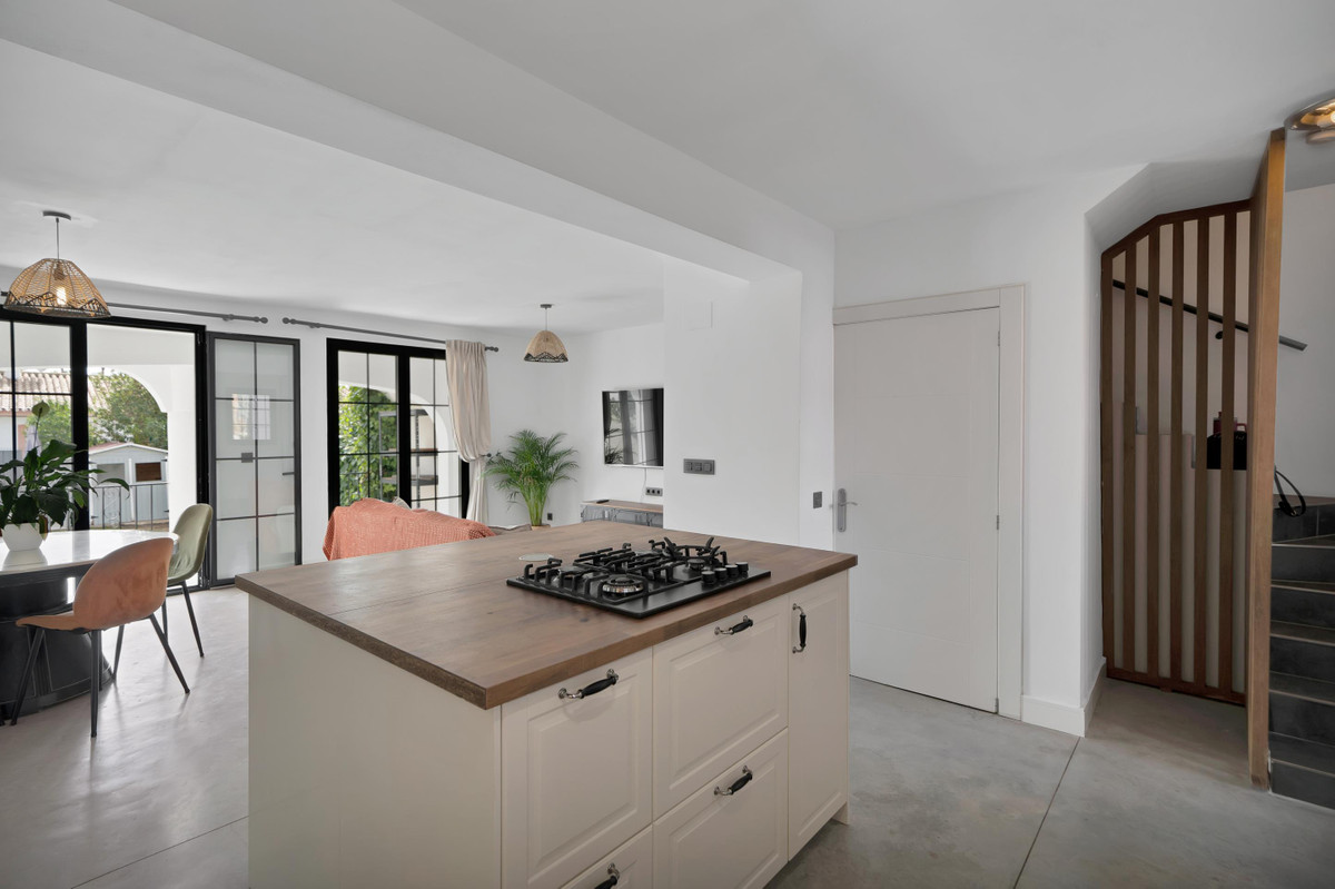 3 Bedroom Villa for Sale in Estepona — 4