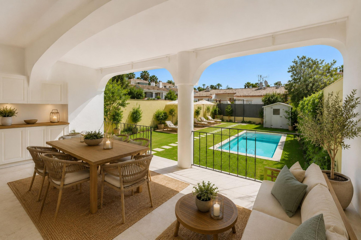 3 Bedroom Villa for Sale in Estepona — view 10