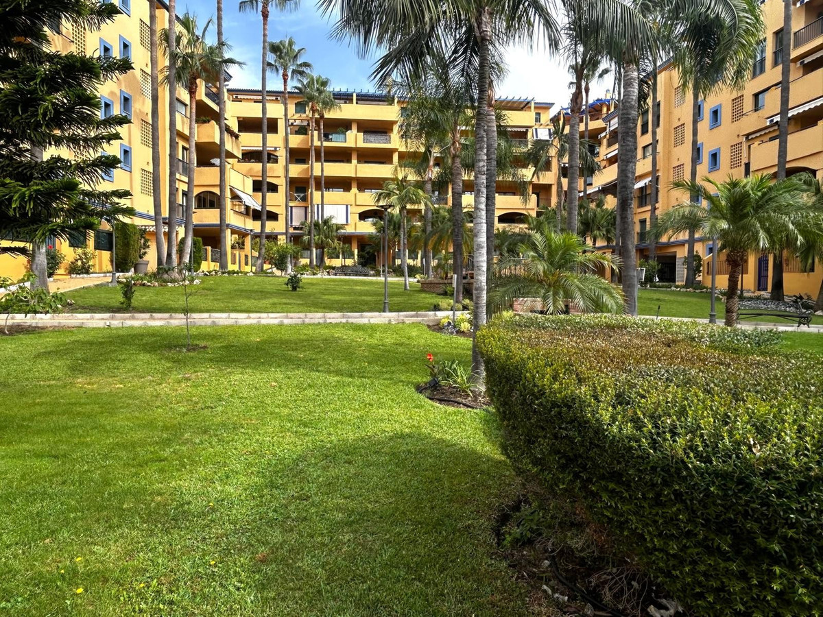 2 Bedroom Apartment for Sale in San Pedro de Alcántara — view 12